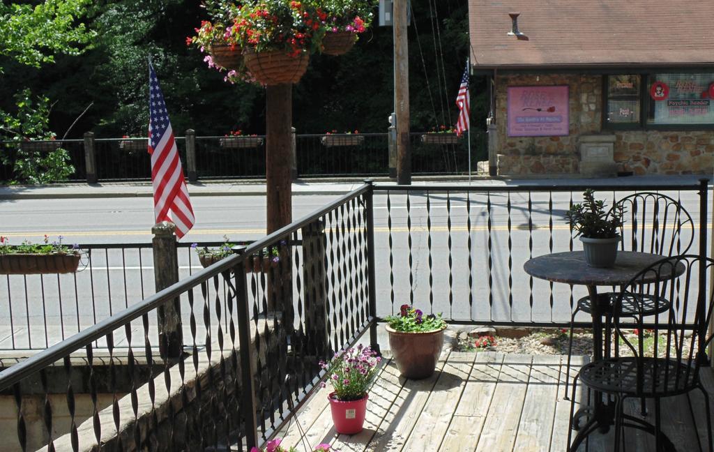 Terrace Inn On The Water Gatlinburg Eksteriør billede